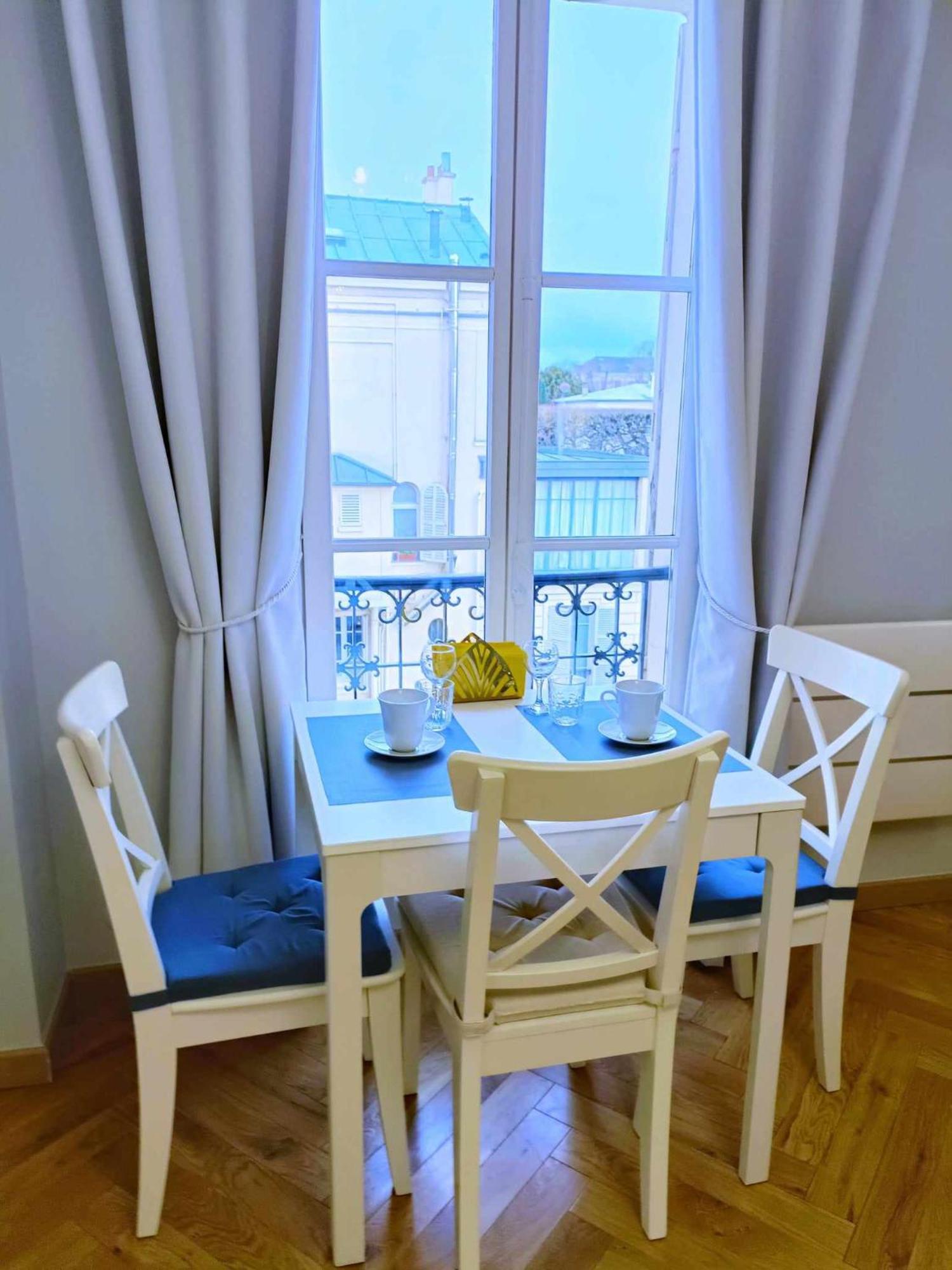 Au Petit Trianon Bleu Apartment Versailles Exterior photo